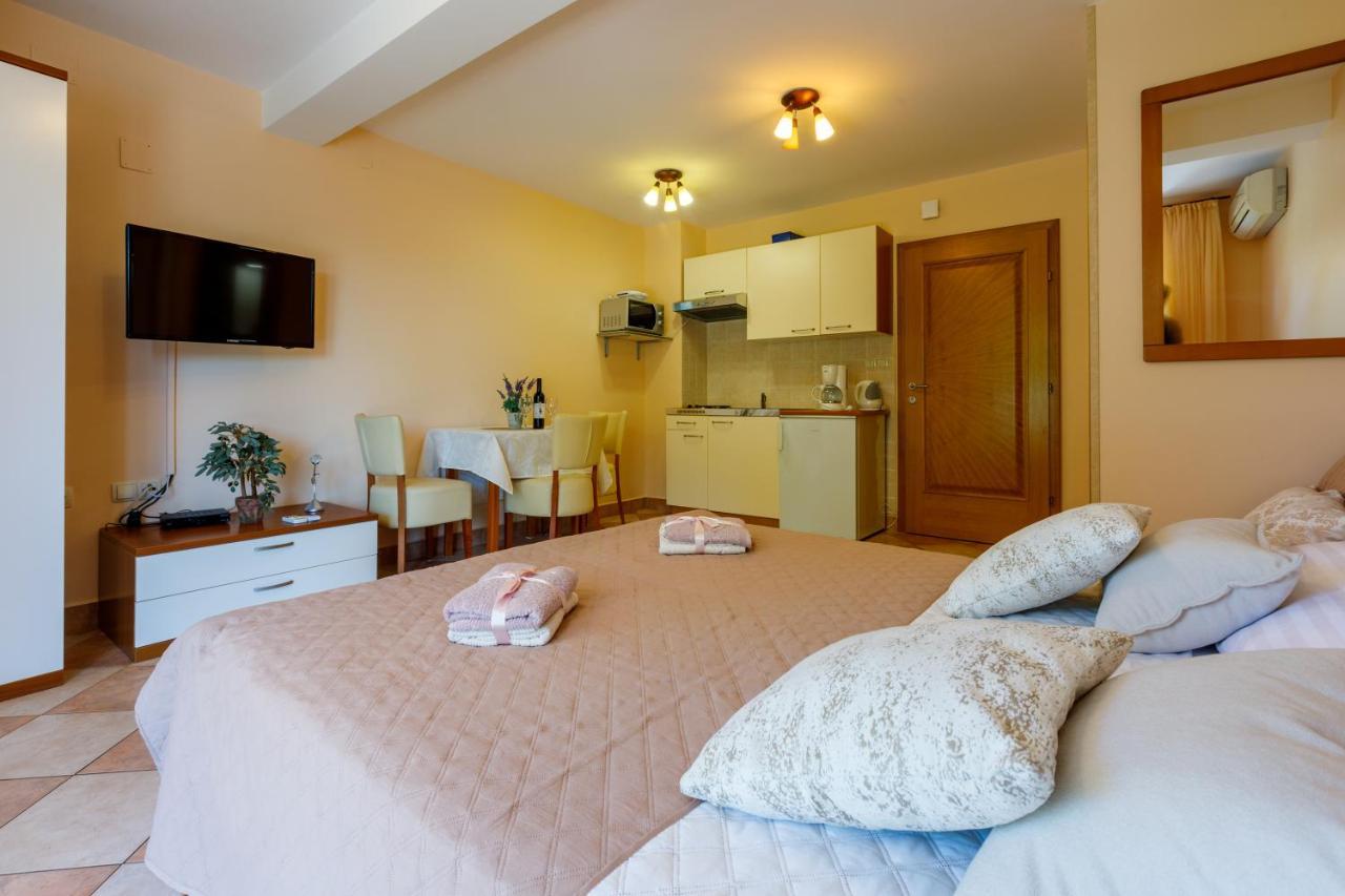 Apartment Amfora *